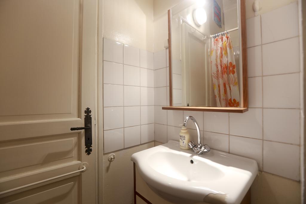 Lovely And Typical 1 Bedroom Paris Quarto foto