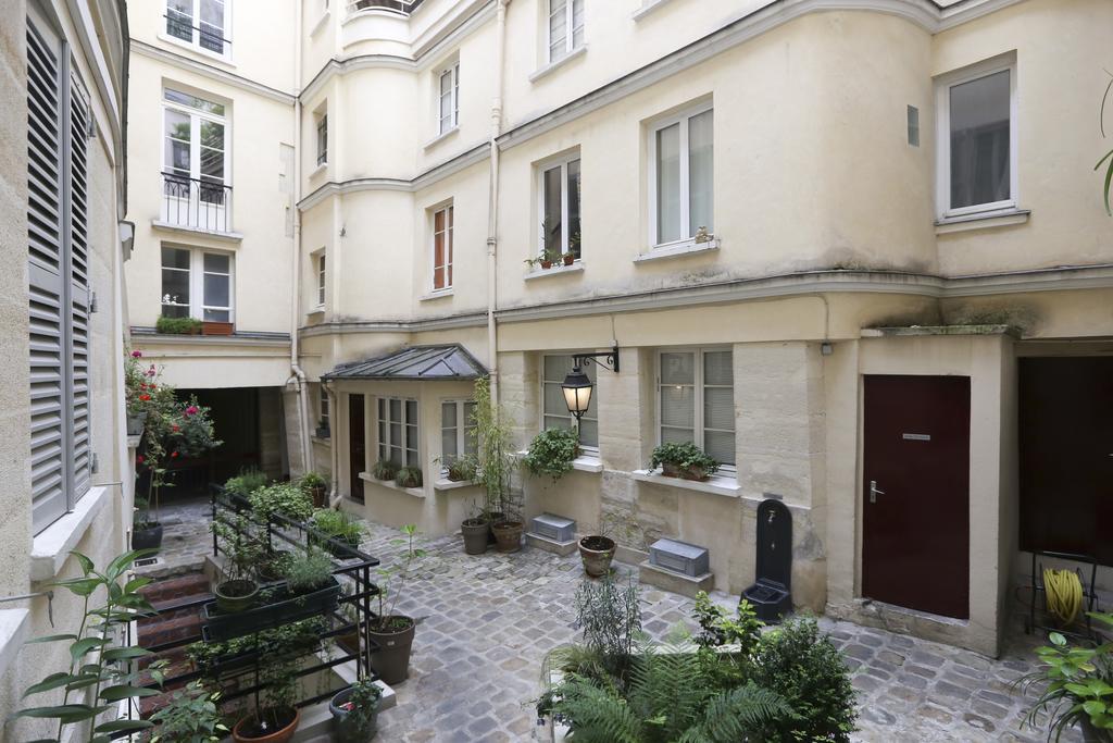 Lovely And Typical 1 Bedroom Paris Quarto foto